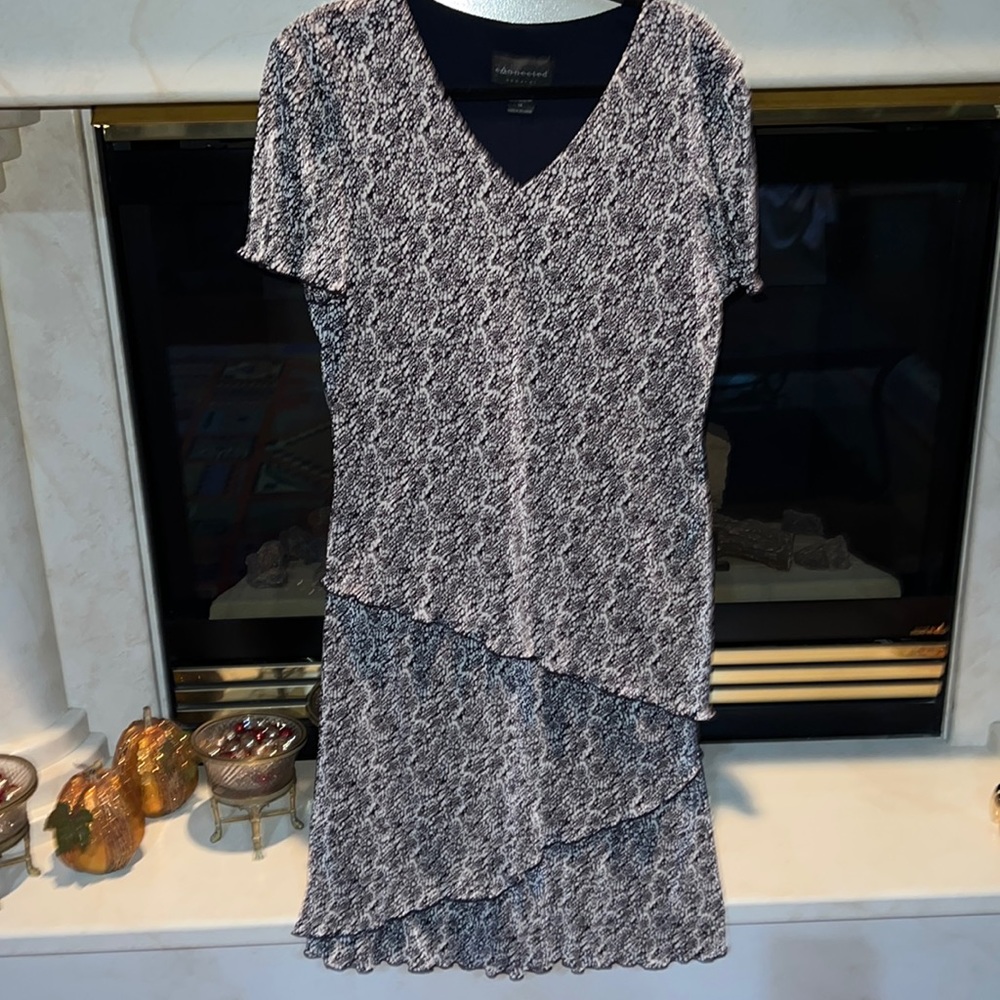 Connected Apparel Pull-Over Tiered Dress Size 14 Modern Tiered
